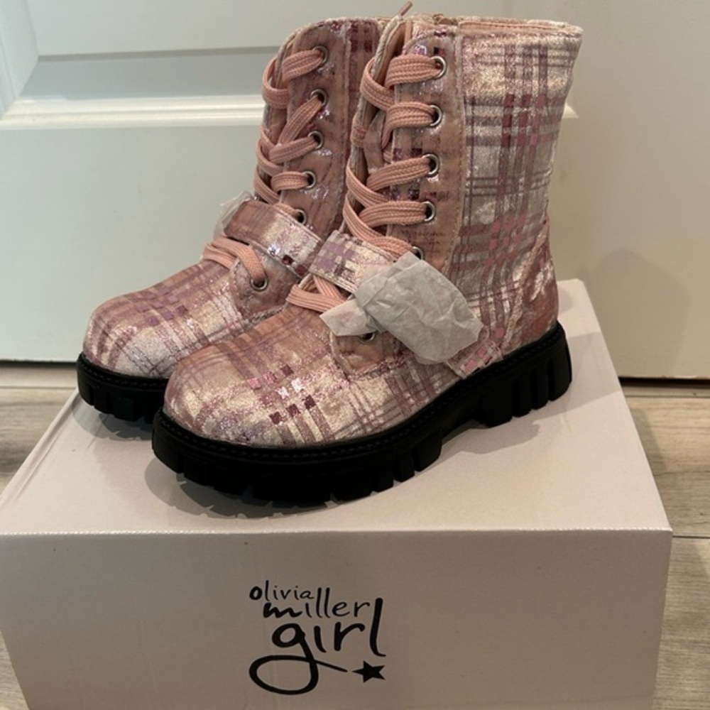Olivia Miller Girl! Pink plaid high top combat boots size 1 NEW